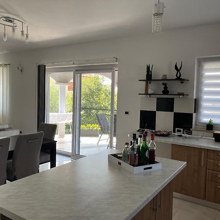 Holiday Home Mihaela Visnjan Ngoại thất bức ảnh