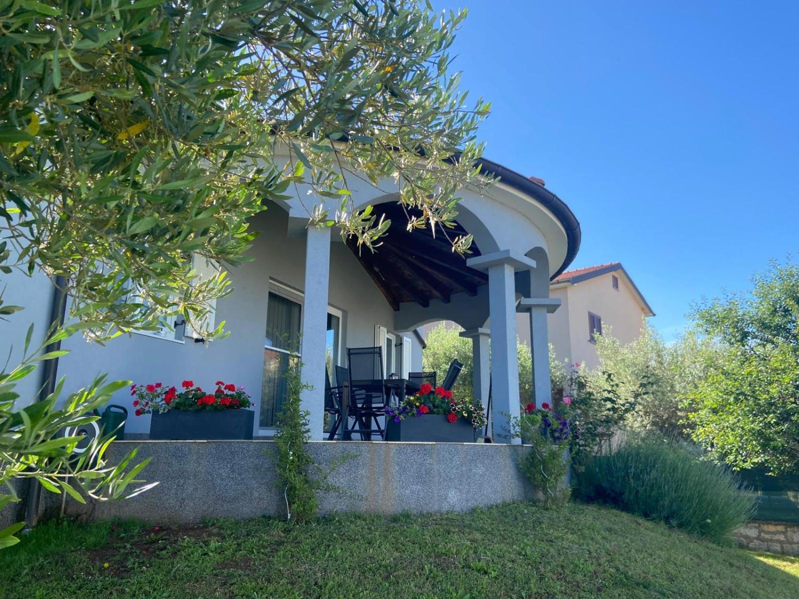 Holiday Home Mihaela Visnjan Ngoại thất bức ảnh